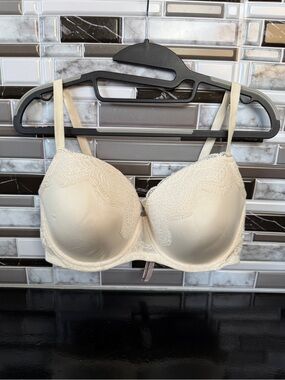 Victoria’s Secret Dream Angels Lined Demi bra
